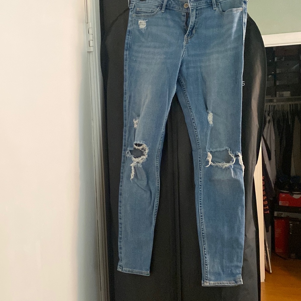 Hollister Mid rise chop super skinny jeans